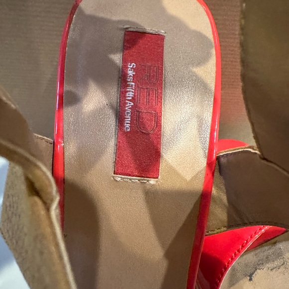 Saks 5th Avenue - Picture 3 of 3